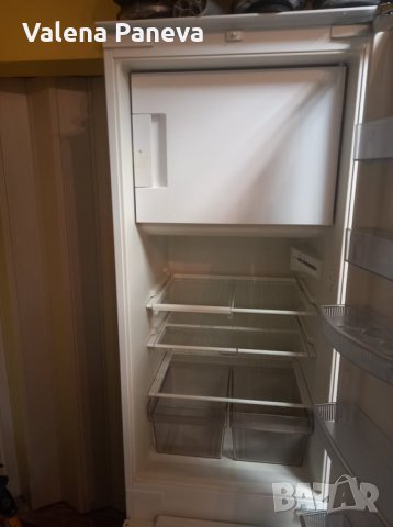 Хладилник за вграждане с камера и отделение за плодове, снимка 11 - Хладилници - 34984368