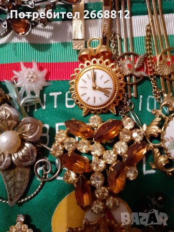 Брошки, снимка 11 - Колиета, медальони, синджири - 28785186