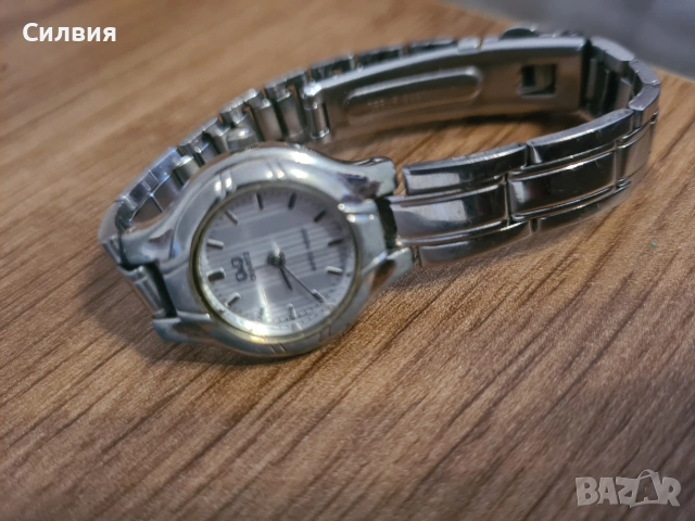 Дамски стилен часовник Q&Q, снимка 2 - Дамски - 53522165