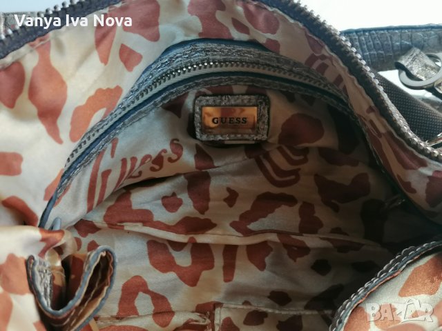 Guess оригинална ефектна чанта , снимка 14 - Чанти - 38499600