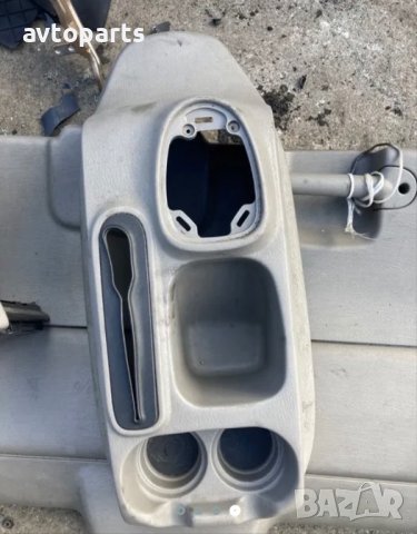 Chrysler voyager 2004година шкафче,поставка чаши и централна конзола, снимка 4 - Части - 40476222