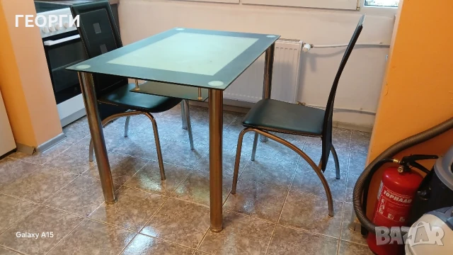 Трапезарна Стъклена маса размери дъл.1.10/ шир.75 / височина 75см КАТО НОВА 110лв, снимка 3 - Маси - 51316754