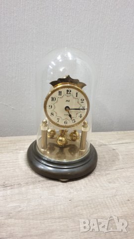 Германски настолен часовник със стъклен купол