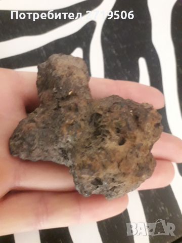 Железен малък метеорит , снимка 1 - Антикварни и старинни предмети - 44905565