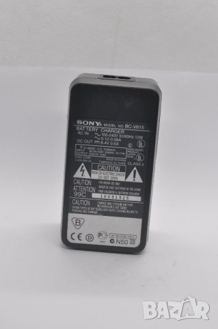 Оригинално зарядно Sony BC-V615, снимка 3 - Батерии, зарядни - 43130910