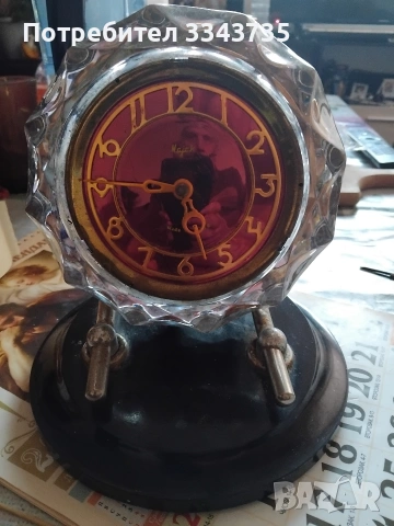 Ретро механичен настолен часовник"Маяк", снимка 3 - Антикварни и старинни предмети - 53525687