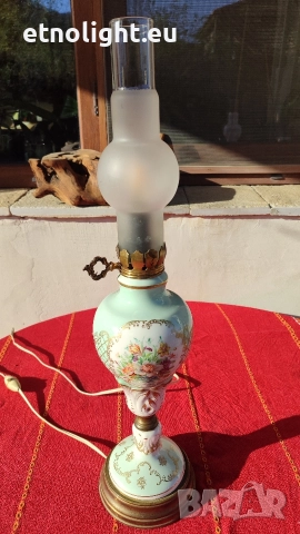 Красива старинна антикварна ръчно рисувана порцеланова настолна лампа , снимка 3 - Настолни лампи - 52747694