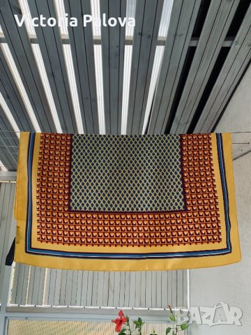 Красив шал ZARA,72см на 72см, снимка 2 - Шалове - 34600023