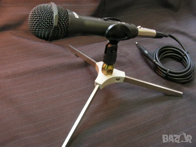 Вокален, динамичен микрофон  на PIP Audio с кабел , снимка 3 - Микрофони - 49263285