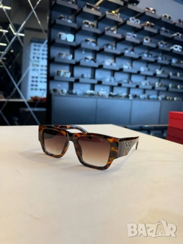 очила с черен обикновен калъф prada versace , снимка 2 - Слънчеви и диоптрични очила - 51302770