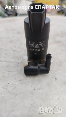 03-08 Volvo C70 S40 S60 S80 помпа за миене на предното стъкло 1S7117K624