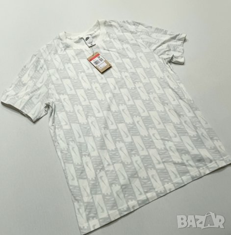 Нова Тениска Nike Repeat Tee Размер L, снимка 2 - Тениски - 43475460