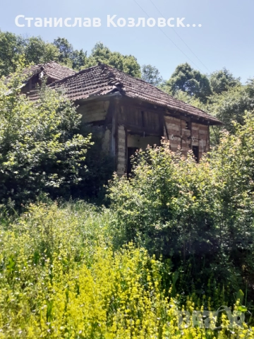 Продавам дворно място в село Лява Река