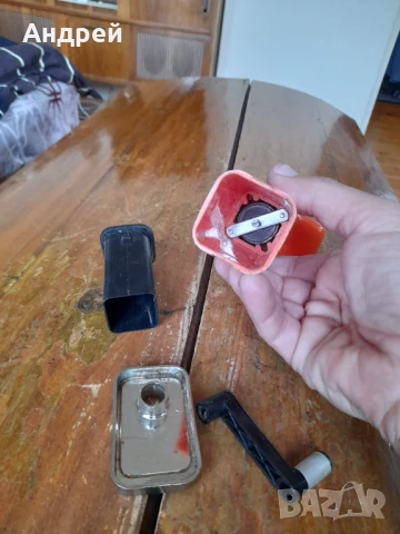 Стара кафемелачка,мелница за кафе Tramp 3, снимка 6 - Други ценни предмети - 50474966