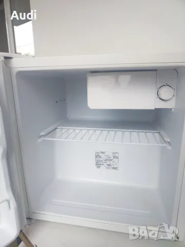 Хладилник тип мини бар AMICA Общ полезен обем 47 литра. Хладилна камера с обем 42. Фризер 4л, снимка 11 - Хладилници - 50296306