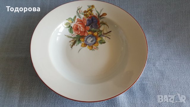 Порцеланови чинии- 2 броя, снимка 2 - Чинии - 33499789