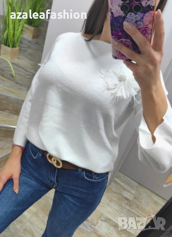 Дамски пуловер с брошка, снимка 3 - Блузи с дълъг ръкав и пуловери - 52709271