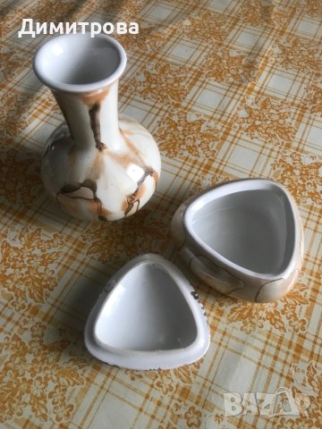 Комплект кутия за бижута и ваза от порцелан, снимка 2 - Бижутерийни комплекти - 43777399