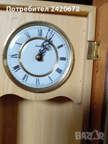 Ретро  дърворезбован  часовник