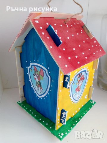 Пълна с лакомства-дървена къщичка с името на детето ,любимата тема и лакомства, снимка 3 - Декорация за дома - 34587337