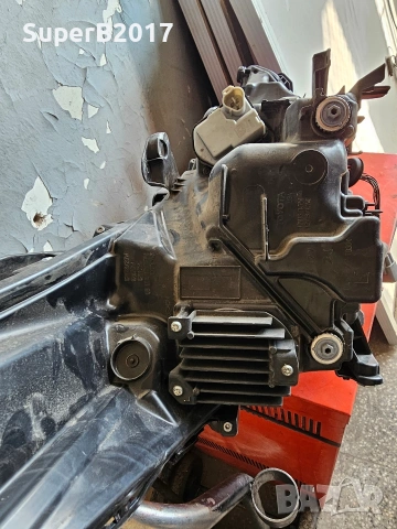 Продавам - оригинален ляв фар за Тойота Хайлендър 2019 г., снимка 4 - Части - 53375447