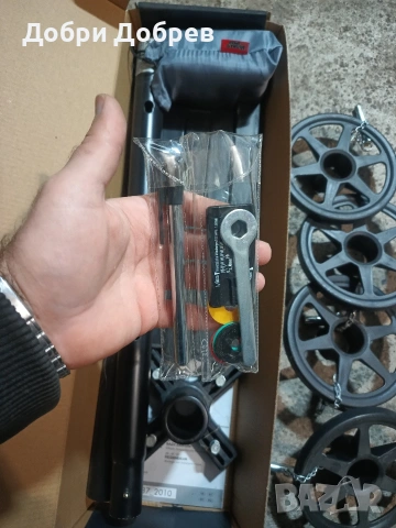 Стойка за джанти с гуми + аксесоари, снимка 5 - Аксесоари и консумативи - 53309132