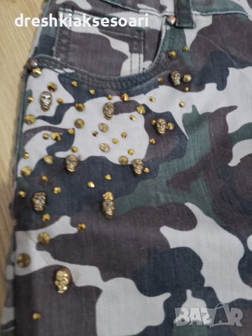 Камуфлажни дънки с черепи, снимка 4 - Дънки - 43595485