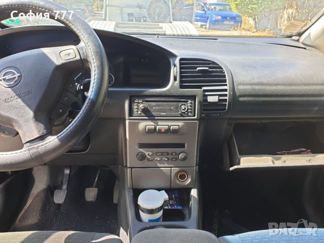 Opel Zafira 2 2. 2004 година дизел по колата всичко е налично Продава се само на части, снимка 11 - Автомобили и джипове - 26532913