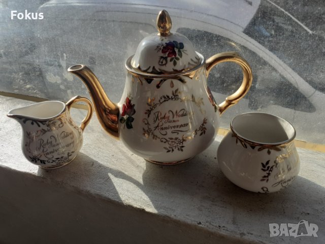 Английски порцелан сет за чай със дебела позлата, снимка 3 - Антикварни и старинни предмети - 43542449