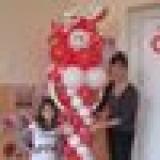 Помагам на възрастни хора